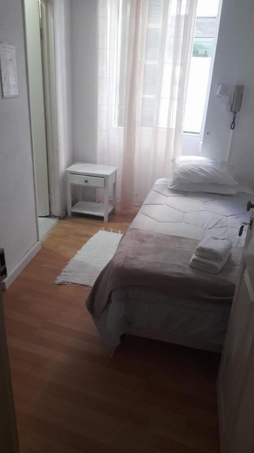 Quarto Individual Econômico