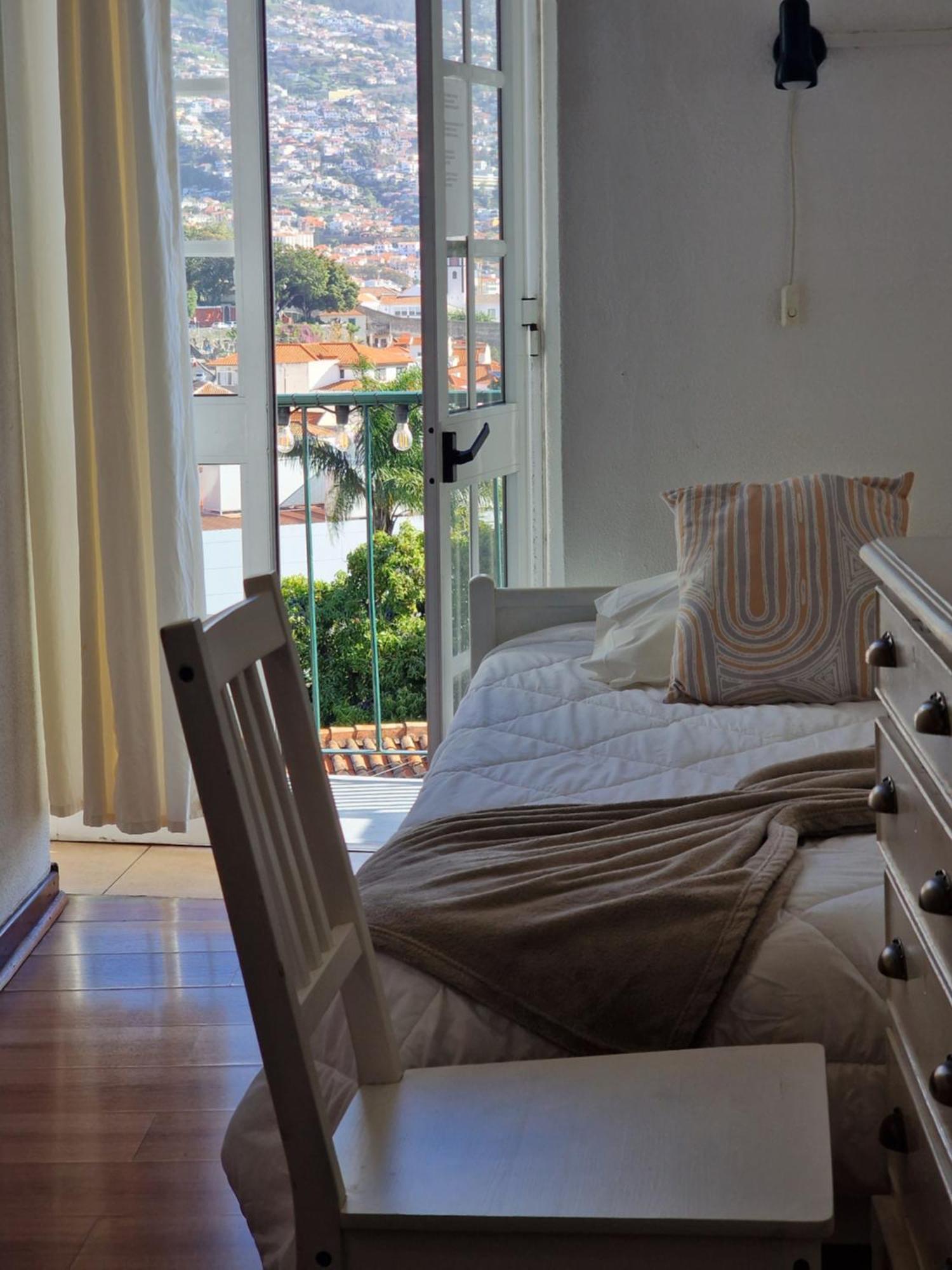 Quarto Individual com Varanda